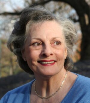 Dana Ivey Height, Weight, Birthday, Hair Color, Eye Color