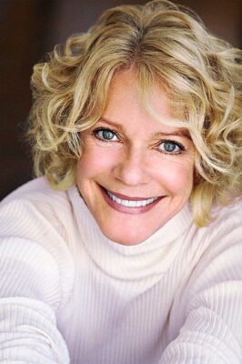 Julie Cobb Height, Weight, Birthday, Hair Color, Eye Color