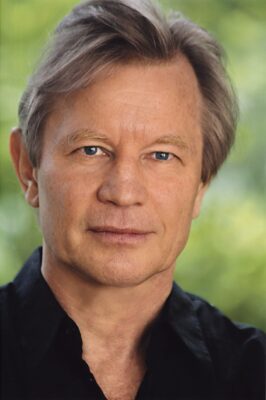 Michael York Height, Weight, Birthday, Hair Color, Eye Color