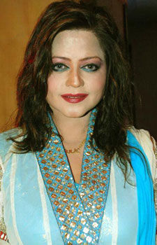 Seema Kapoor 身長、体重、誕生日、髪の色、目の色