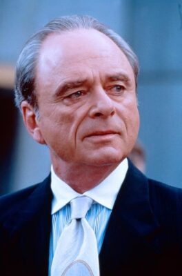Harris Yulin Height, Weight, Birthday, Hair Color, Eye Color