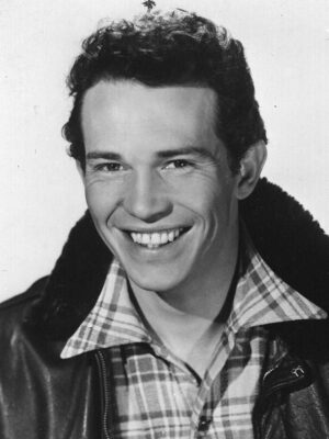 Warren Oates Height, Weight, Birthday, Hair Color, Eye Color